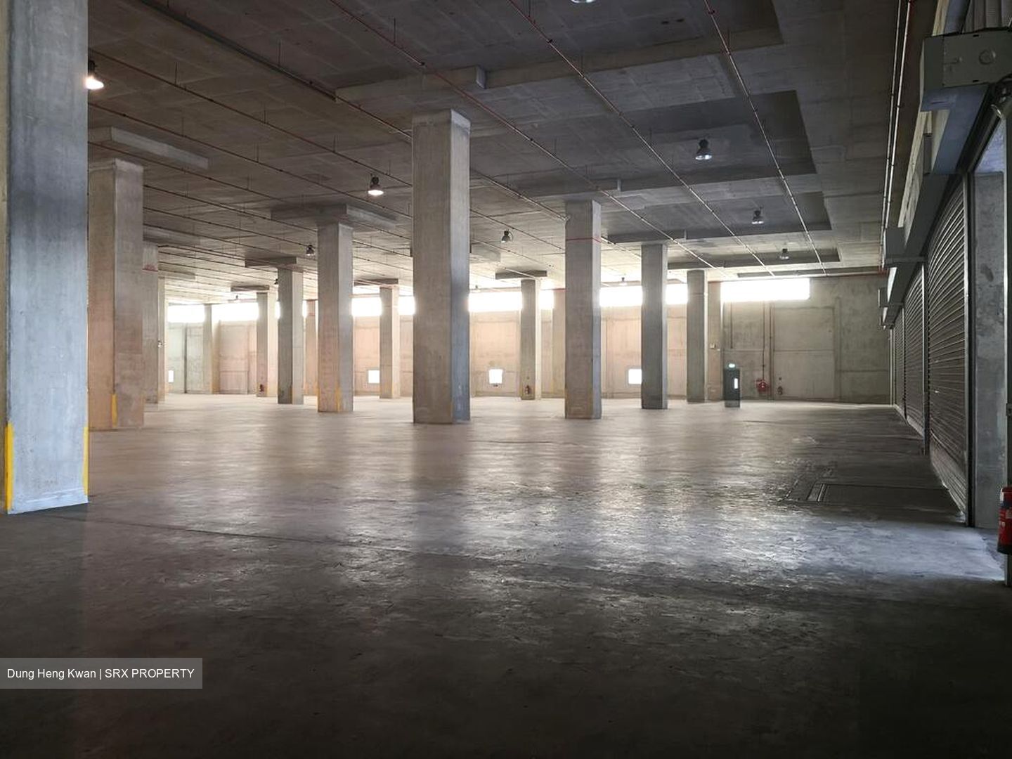 Tang Logistics Centre (D16), Warehouse #498360551